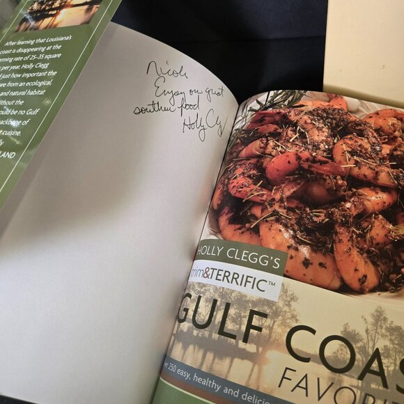 Lot (3) Holly Clegg Autographed Cookbooks Gulf Coast Trim & Terrific Signed - Picture 3 of 13